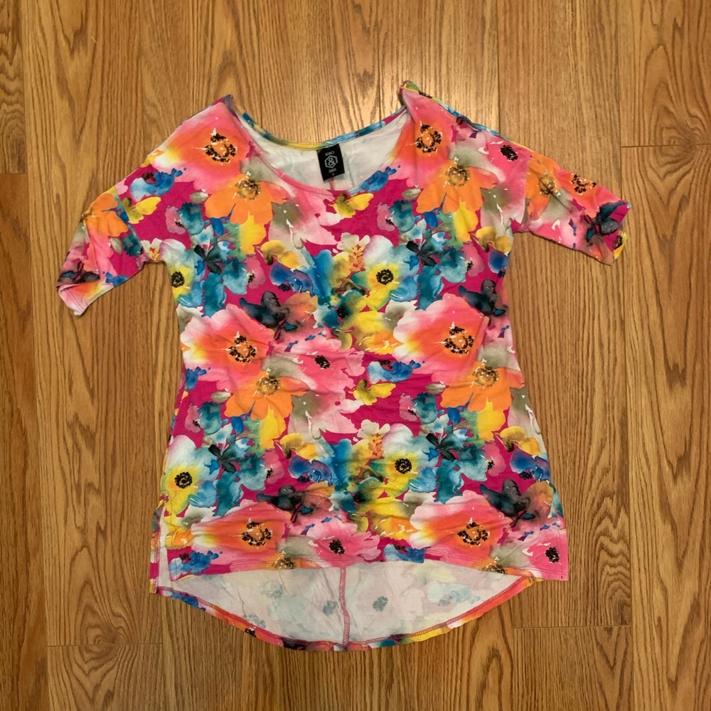 Agnes & Dora top